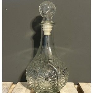 Vintage‎ Anchor Hocking Medallion Pattern 9.5in Whiskey/Wine Decanter